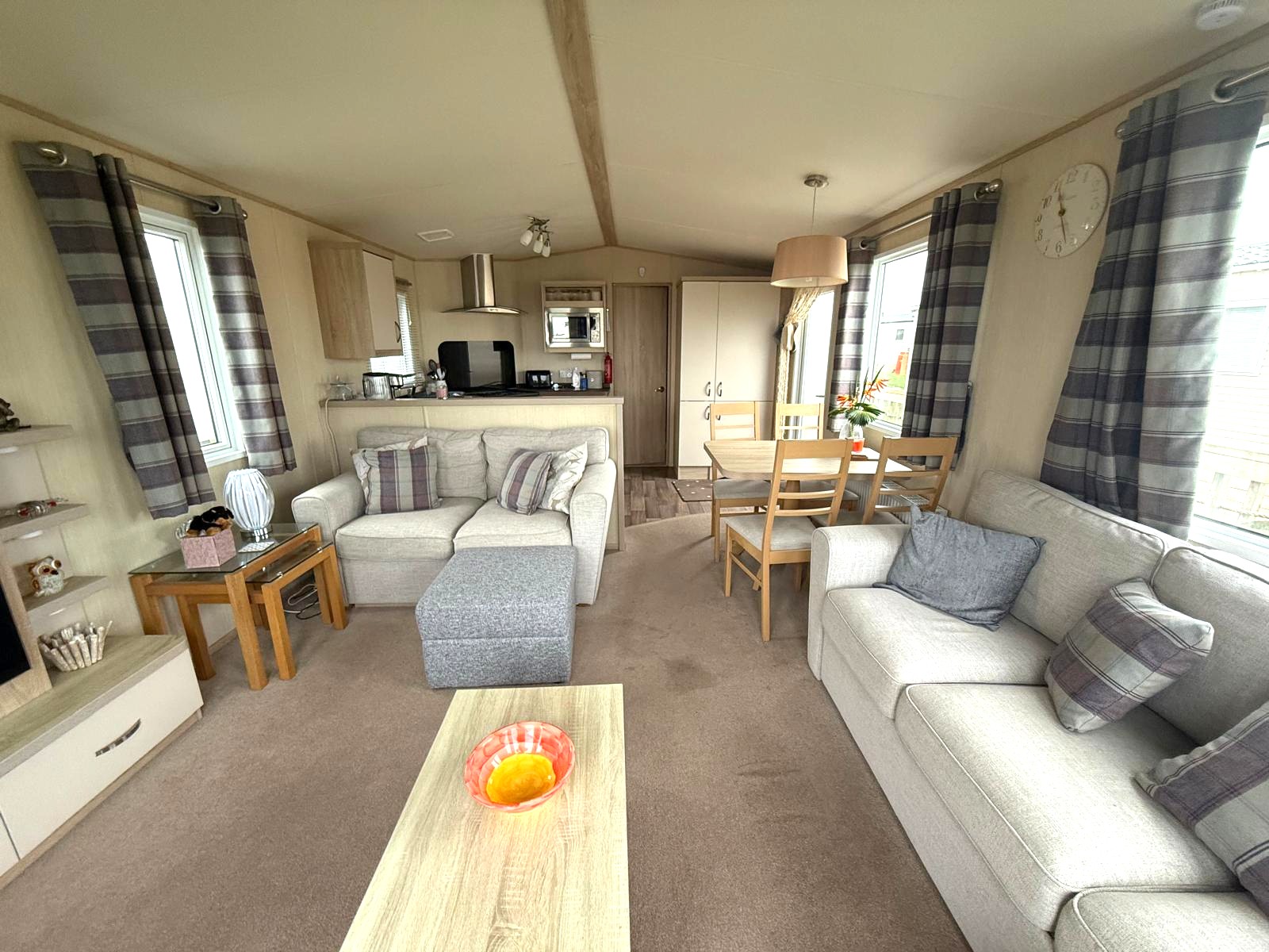 WhatsApp Image 2025-11-17 at 09.36.01_63c2e455