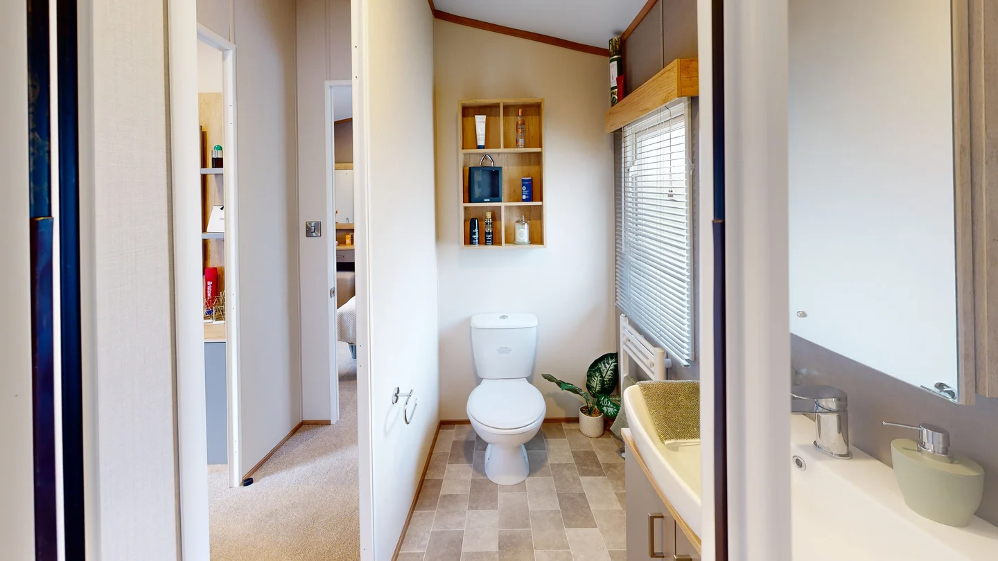 eh4JYxY3foc-Bathroom